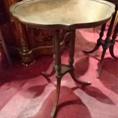 LOT 65D: PAIR ANTIQUE 3 LEG TABLES, SCALLOP EDGE ROUND TOPS,