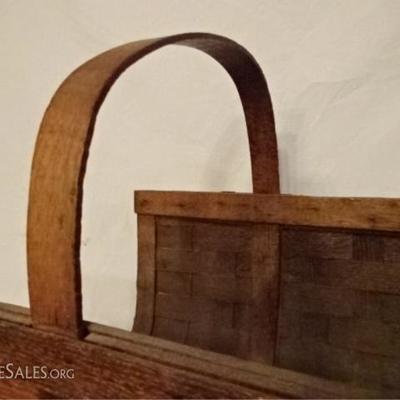LOT 105: ANTIQUE WOVEN WOOD FIREPLACE LOG BASKET