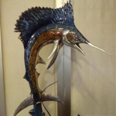 LOT 118: LARGE PATINATED BRONZE SCULPTURE