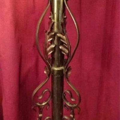 LOT 50D: VINTAGE BRASS FLOOR LAMP