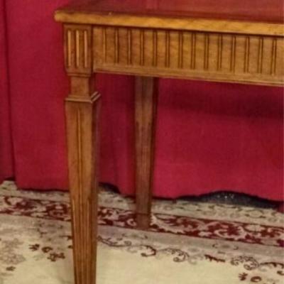 LOT 45C: NEOCLASSICAL WOOD CONSOLE TABLE