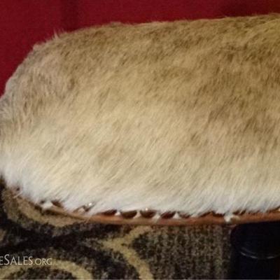LOT 106: VINTAGE WOOD FIREPLACE FENDER BENCH