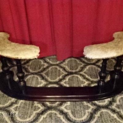 LOT 106: VINTAGE WOOD FIREPLACE FENDER BENCH