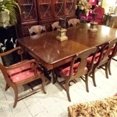 LOT 78A: 9 PC REGENCY STYLE DINING TABLE AND 8 CHAIRS