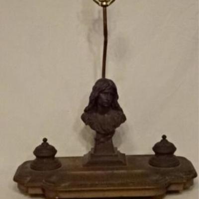 LOT 61C: BRONZE FIGURAL DESK LAMP WITH 2 INKWELLS