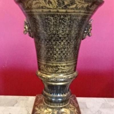 LOT 84: LARGE BLACK & GOLD URN