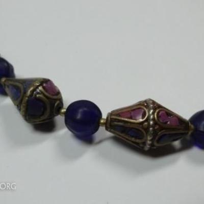 LOT 112A: TIBETAN LAPIS NECKLACE