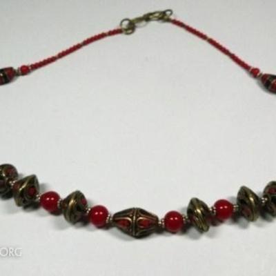 LOT 106B: TIBETAN CORAL & RED BEAD NECKLACE