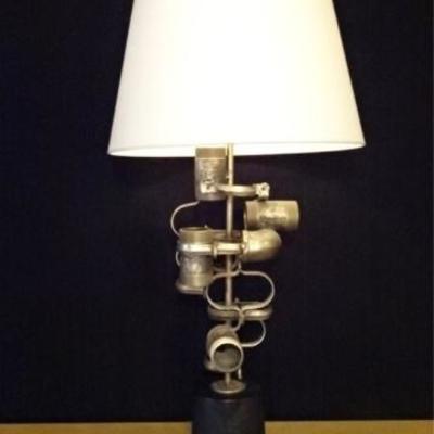 LOT 25C: VINTAGE BRUTALIST STEAMPUNK TABLE LAMP