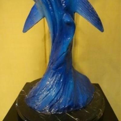 LOT 184: LARGE PATINATED BRONZE SAILFISH SCULPTURE