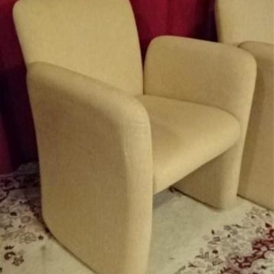 LOT 40B: PAIR MID CENTURY MODERN DESIGN UPHOLSTERED ARM CHAIRS