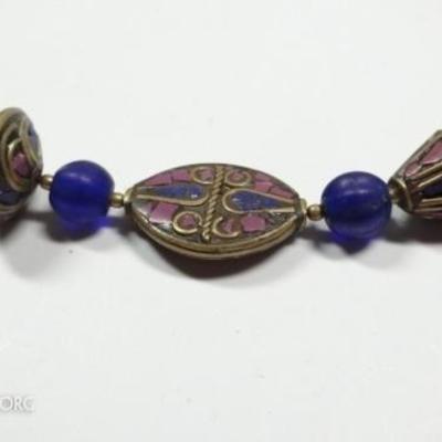 LOT 112A: TIBETAN LAPIS NECKLACE