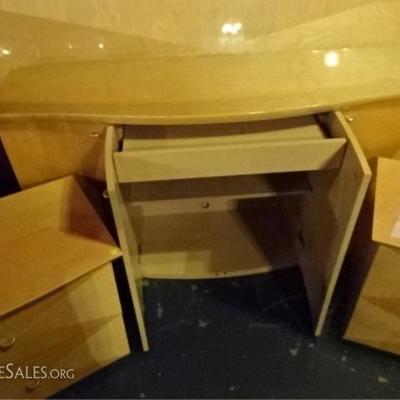 LOT 56D: 4 PIECE KING BEDROOM SET, LIGHT WOOD