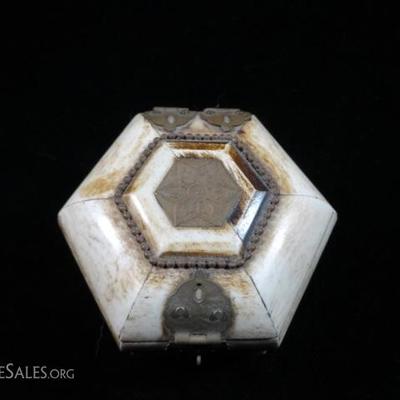 LOT 199: 2 PC CAMEL BONE BOXES, APPROX 3" X 3" & APPROX 3" X 6"