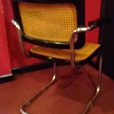 LOT 87: MARCEL BREUER CANTILEVER ARM CHAIR BY THONET