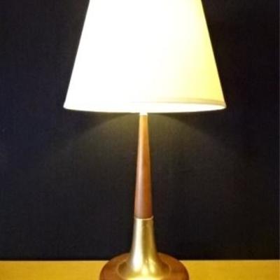 LOT 75D: MID CENTURY MODERN WOOD AND BRASS LAMP