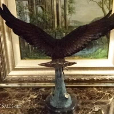 LOT 51: LARGE PATINATED BRONZE BALD EAGLE SCULPTURE