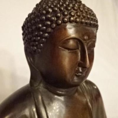 LOT 23B: BRONZE SEATED BUDDHA SCULPTURE, ON MARBLE BASE