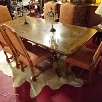 LOT 27C: 7 PC FRENCH STYLE DINING TABLE WITH 6 CHAIRS