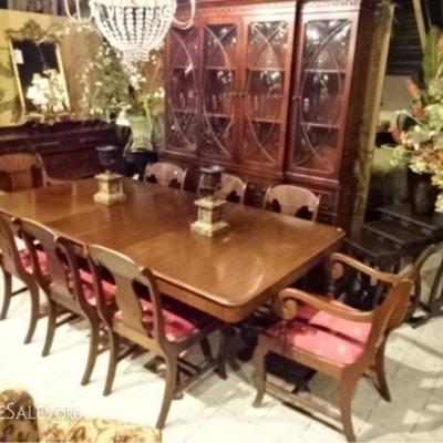 LOT 78A: 9 PC REGENCY STYLE DINING TABLE AND 8 CHAIRS