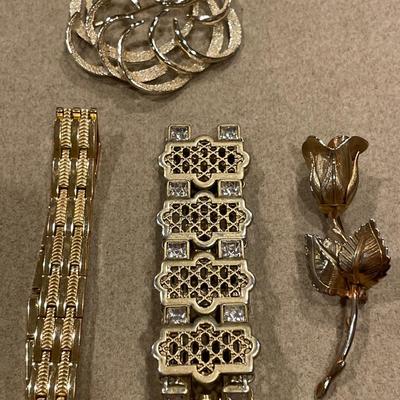 Sarah Cov round brooch, Giovanni flower brooch and more