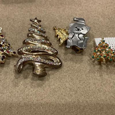 Christmas tree jewelry