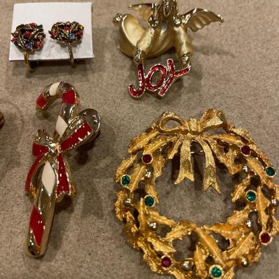 Wreaths, Joy and candy cane jewelry