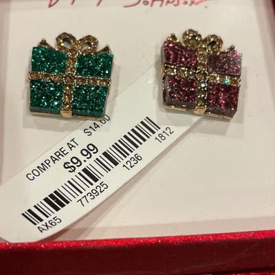 Gift earrings and pin
