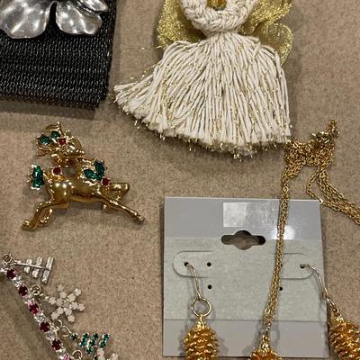 Miscellaneous Christmas jewelry