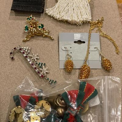 Miscellaneous Christmas jewelry