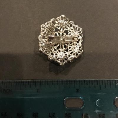 Pretty Silver-tone lavender, purple rhinestone brooch