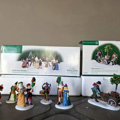 Dicken's Village Figurines Lot