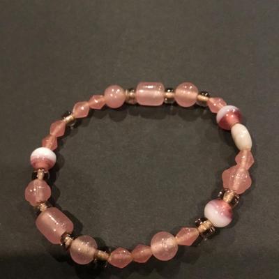 Beautiful stone bead, rose quartz, crystal stretch bracelet