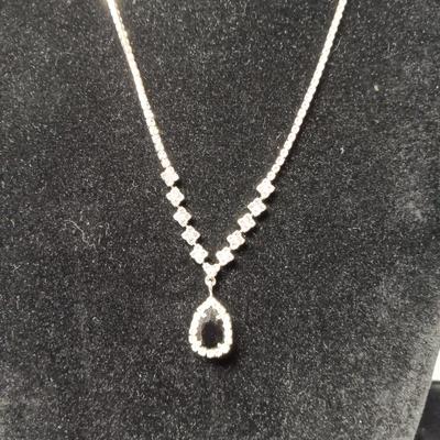 SILVER TONE JEWELRY WITH RHINESTONES