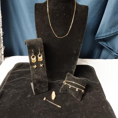 SEIKO WATCH PENDANT AND GOLD TONE JEWELRY