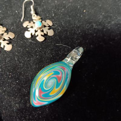 STERLING EARRINGS, GLASS PENDANT, BEADED NECKLACE