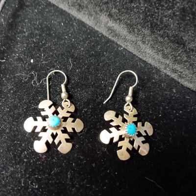 STERLING EARRINGS, GLASS PENDANT, BEADED NECKLACE