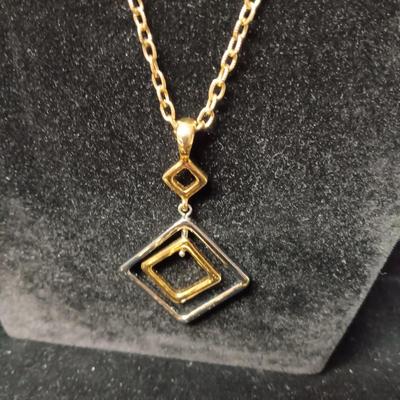 VARIETY OF COSTUME JEWELRY