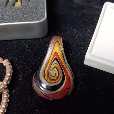 SHARP WATCH AND TOOL TO REMOVE THE BACK OF WATCHES, 2 GLASS PENDANTS AND MORE