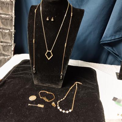 PERSONALIZED AND OTHER JEEWELRY