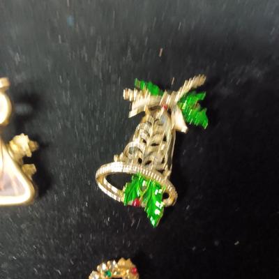 CHRISTMAS BROOCHES