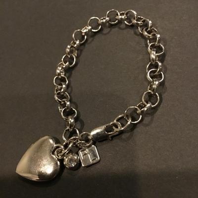 Beautiful Silver tone, vintage Park Lane heart charm bracelet
