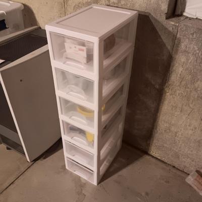 MULTI DRAWER ORGANIZER WITH SOME PLANTING ITEMS