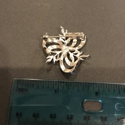 Beautiful, vintage, rhinestone brooch