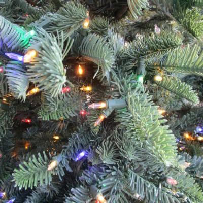 Like new Balsam Hill 7-1/2' lighted Christmas Tree
