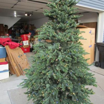 Like new Balsam Hill 7-1/2' lighted Christmas Tree