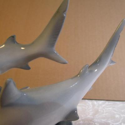 Shark figurine with 2 sharks from Sea World
