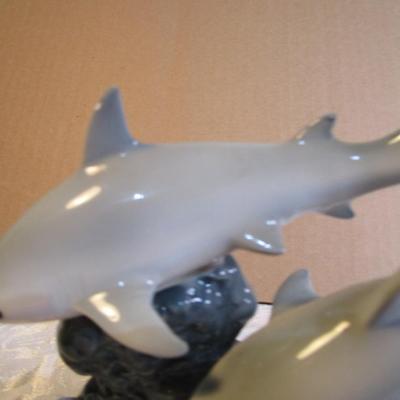 Shark figurine with 2 sharks from Sea World