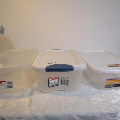 3 plastic storage containers with lids #2