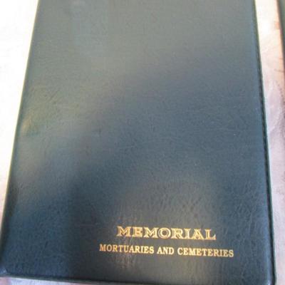 8 notepad holders with 5" x 7" notepads